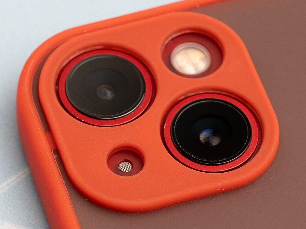 Pevný, gumový obal na iPhone 13 - Červený - 4